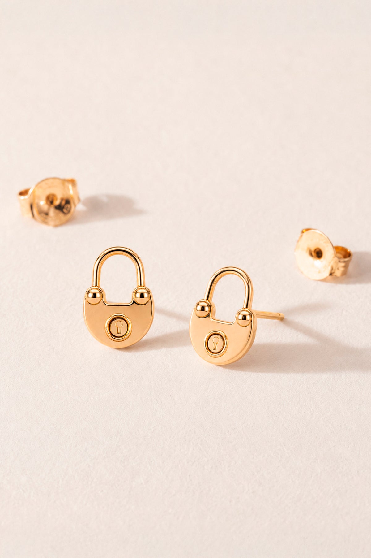 Aretes Candado Aurel